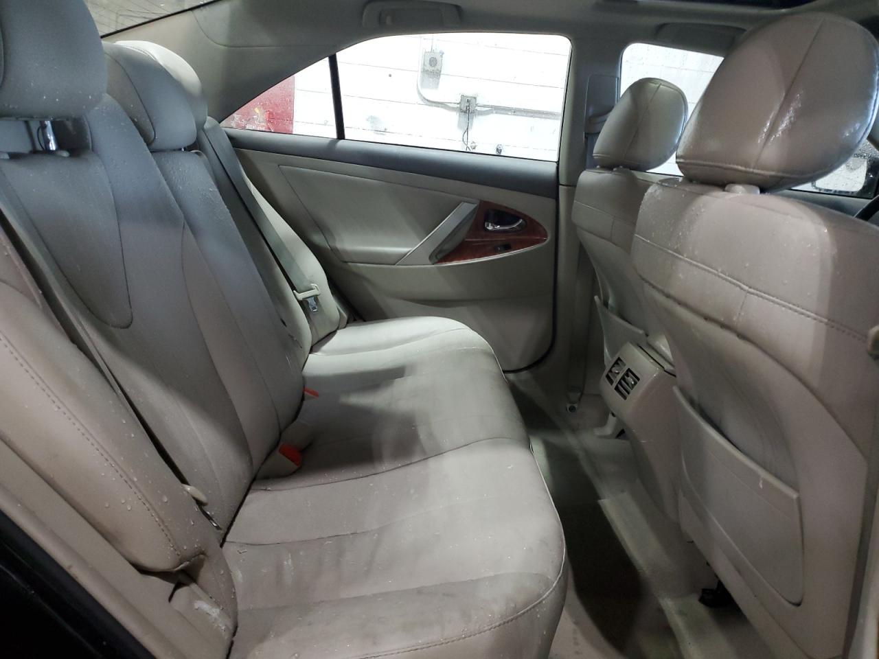 2011 Toyota Camry - Image 11