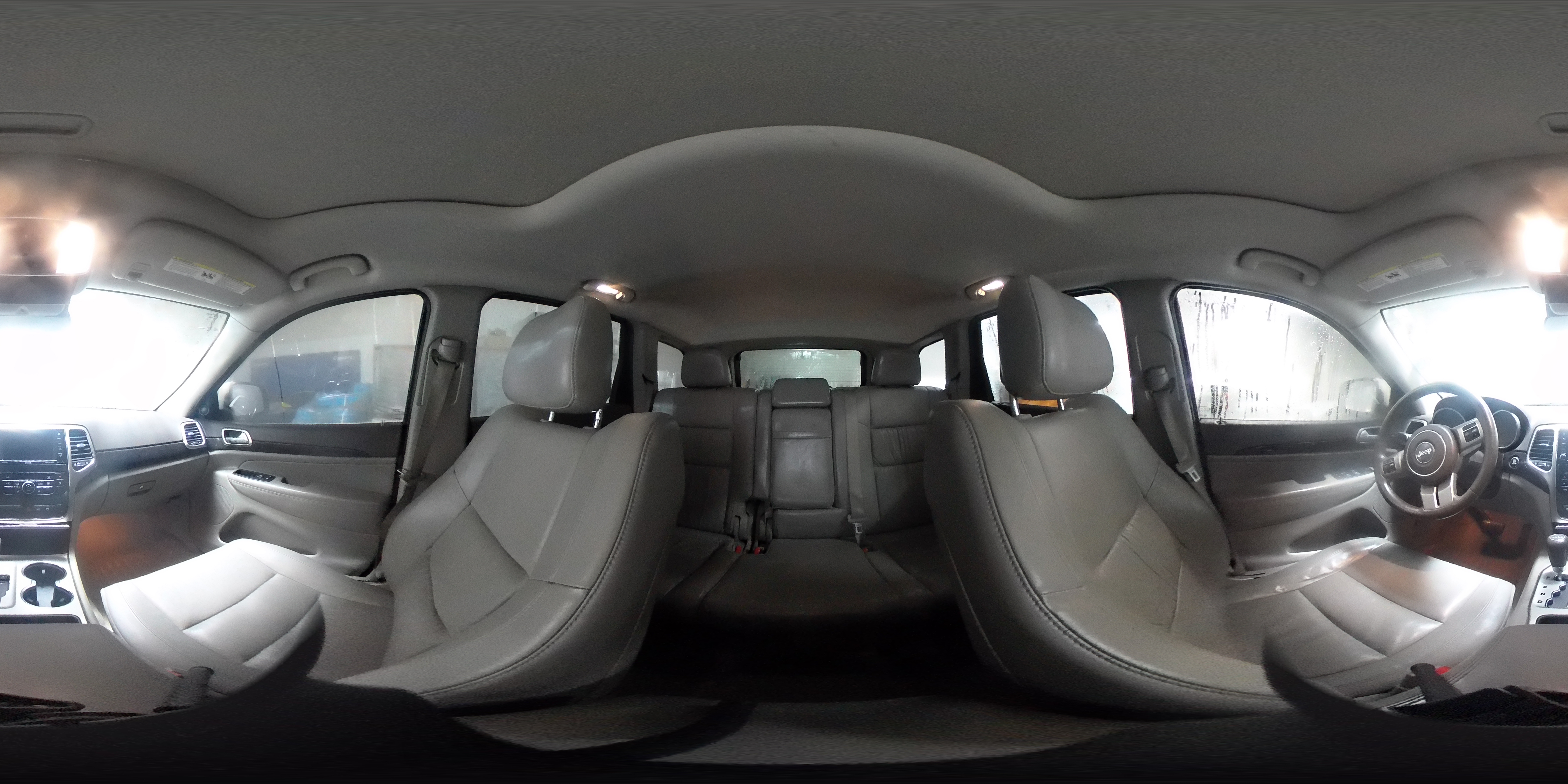 2012 Jeep Grand Cherokee - Image 15