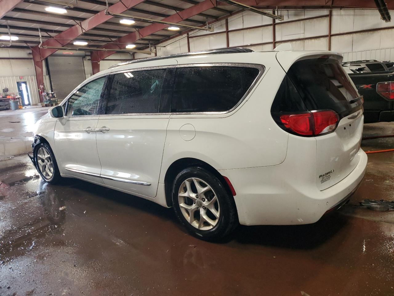 2017 Chrysler Pacifica - Image 2