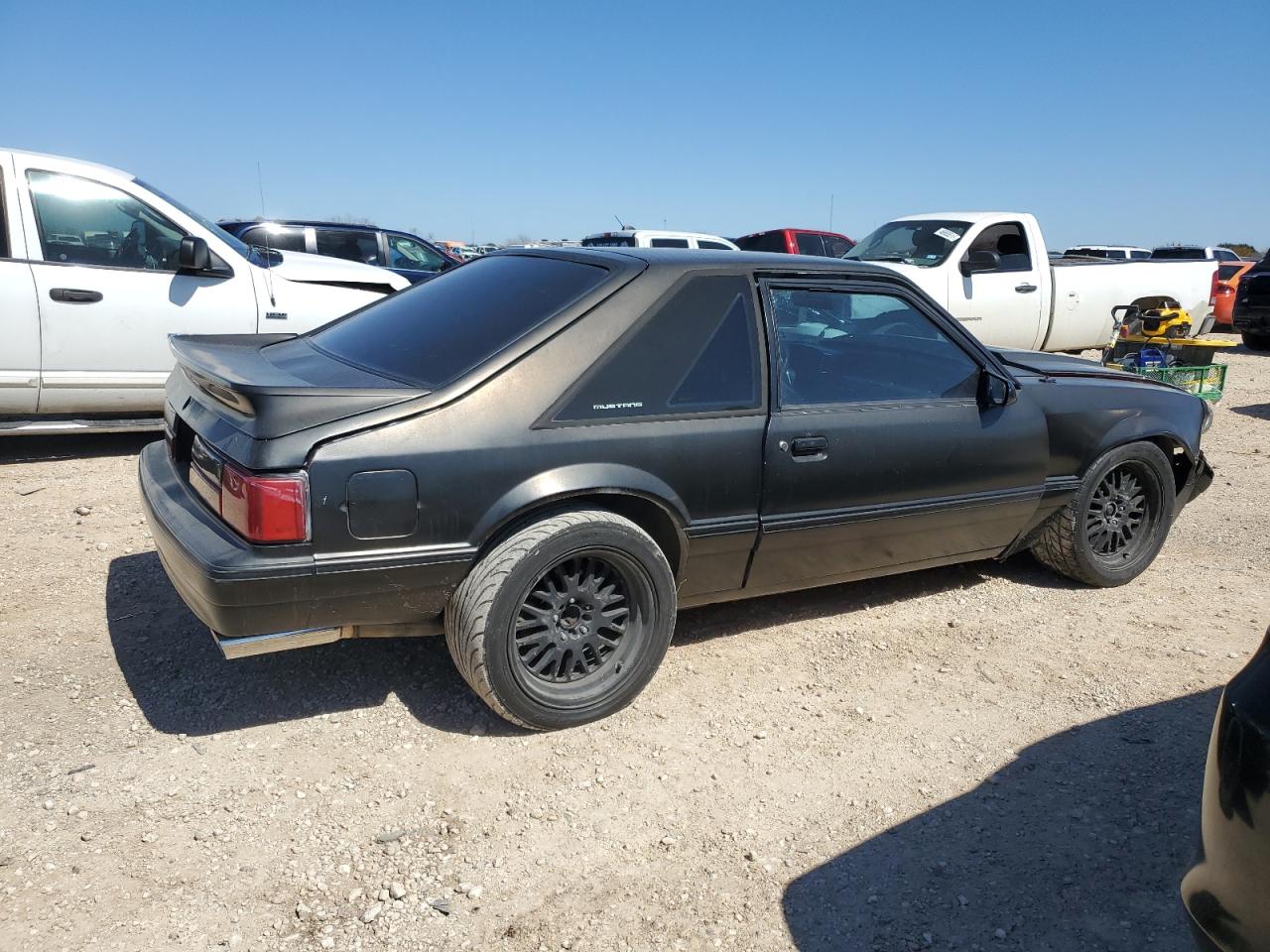 1990 Ford Mustang - Image 3