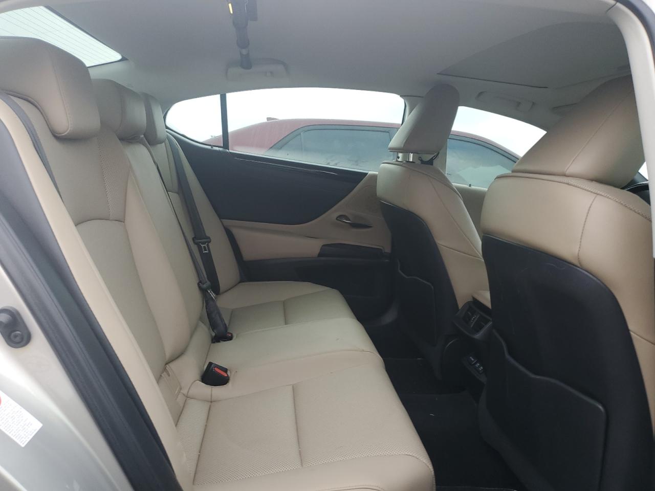 2019 Lexus ES - Image 10