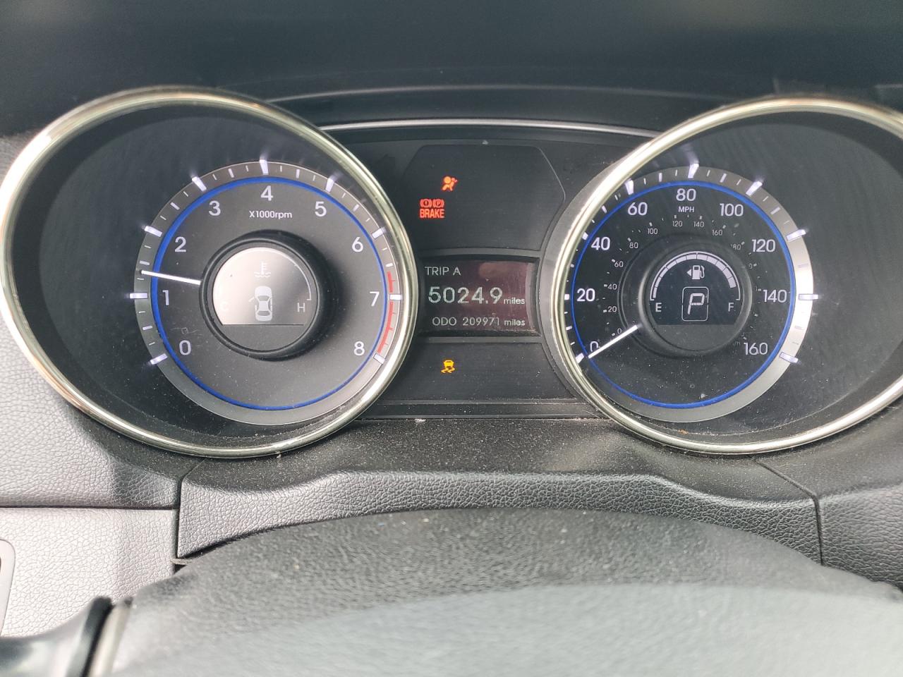 2012 Hyundai Sonata - Image 9