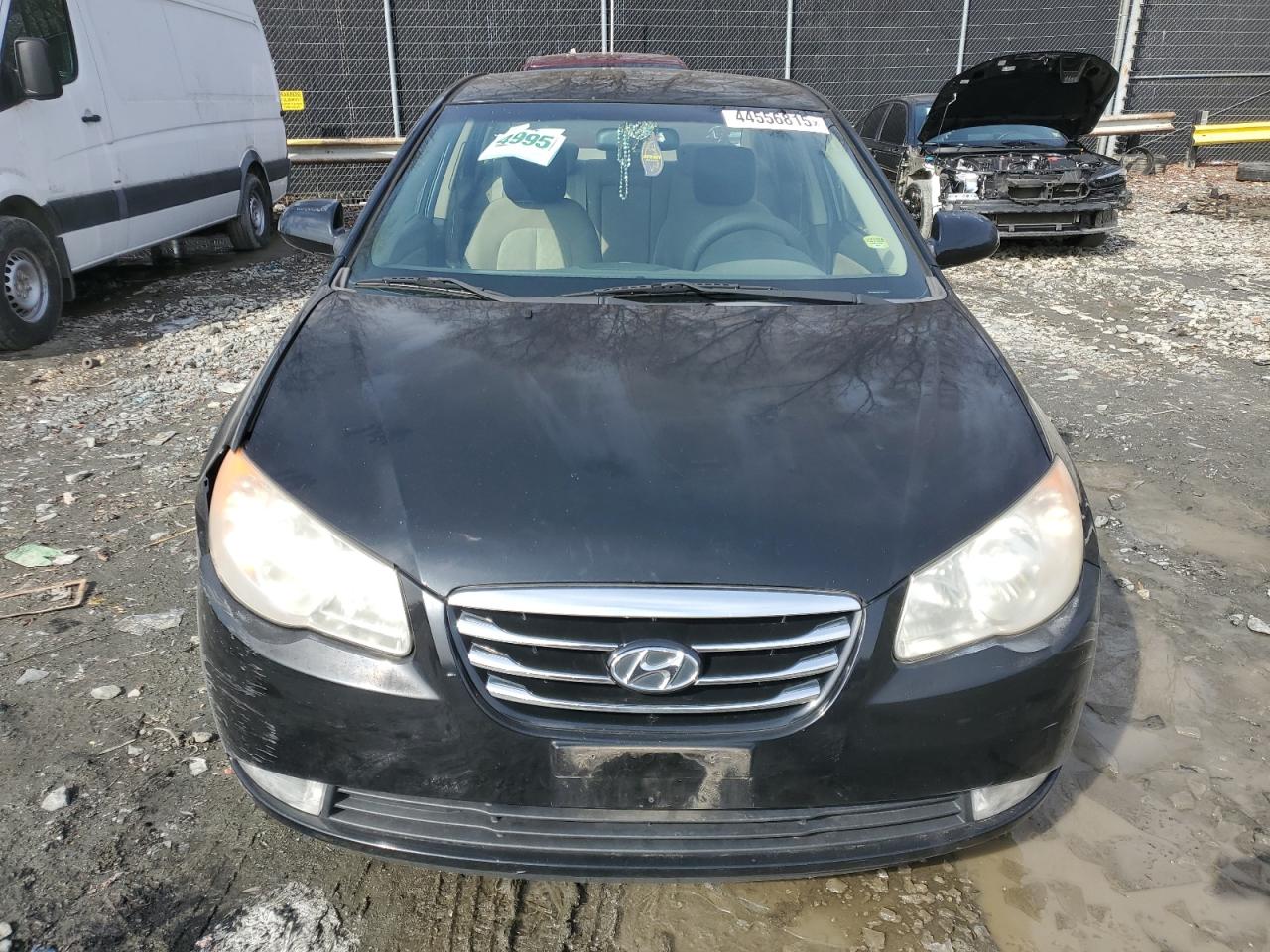 2010 Hyundai Elantra - Image 5