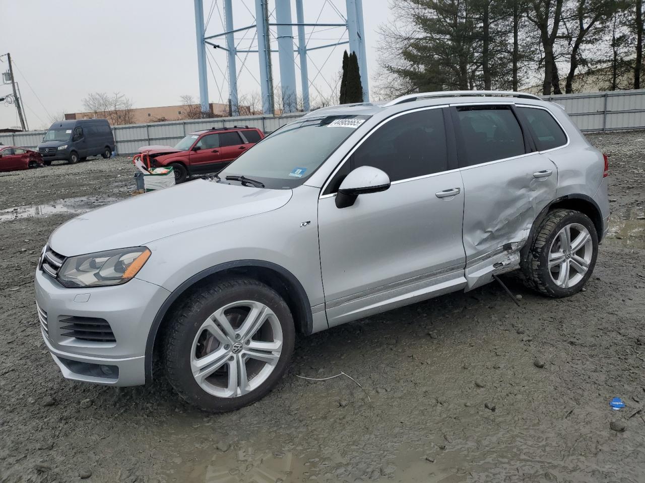 2014 Volkswagen Touareg - Image 1