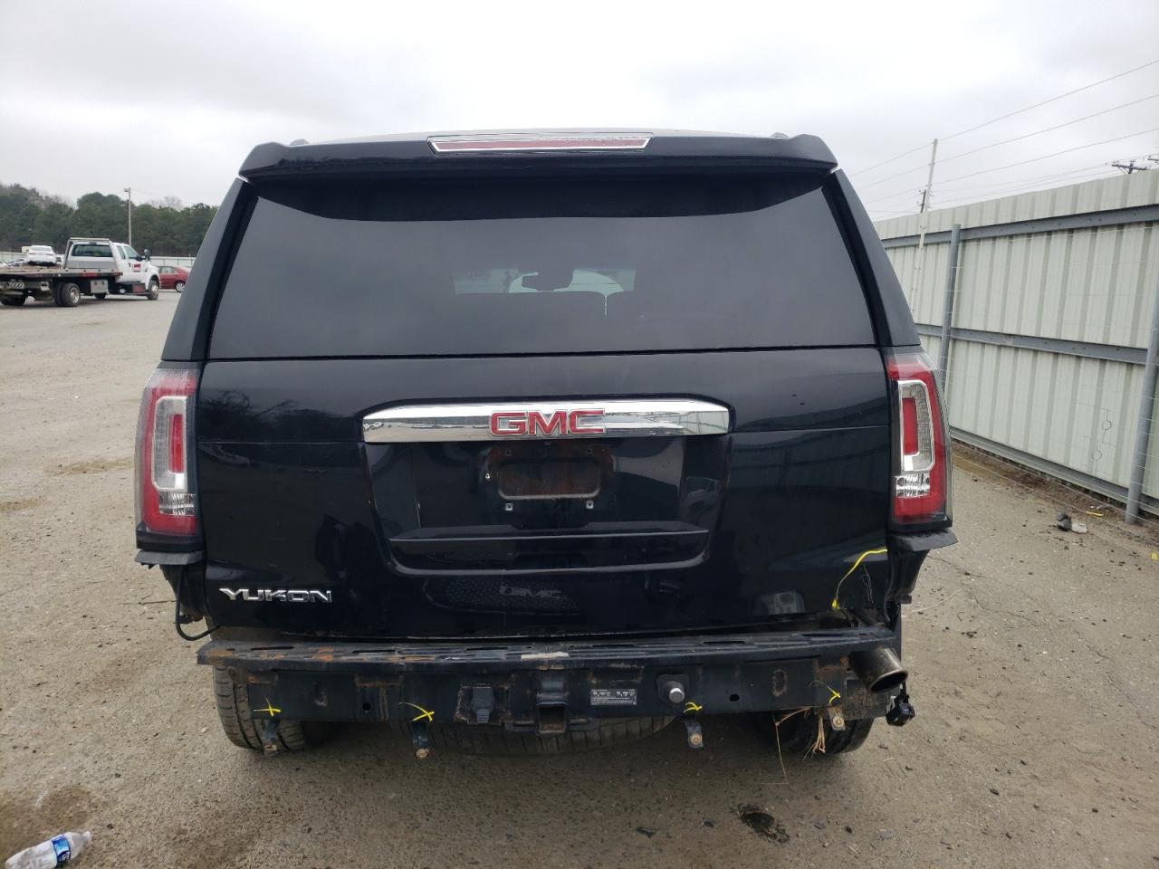 2015 GMC Yukon - Image 6