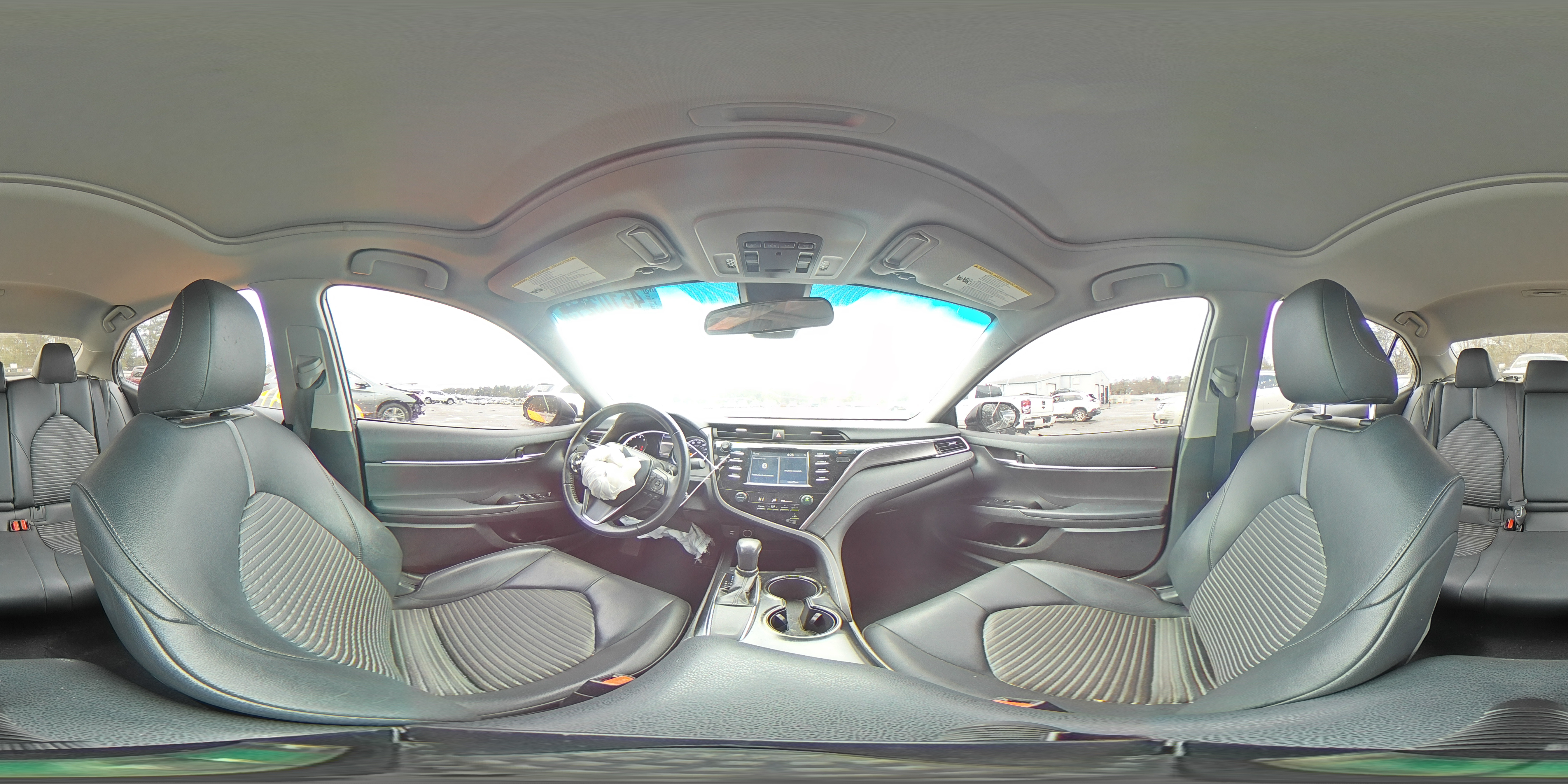 2018 Toyota Camry - Image 14