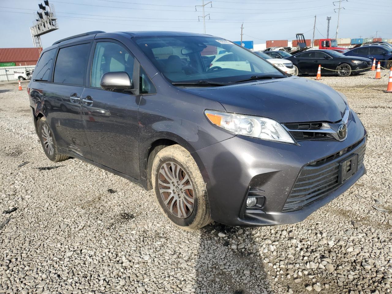 2018 Toyota Sienna - Image 1