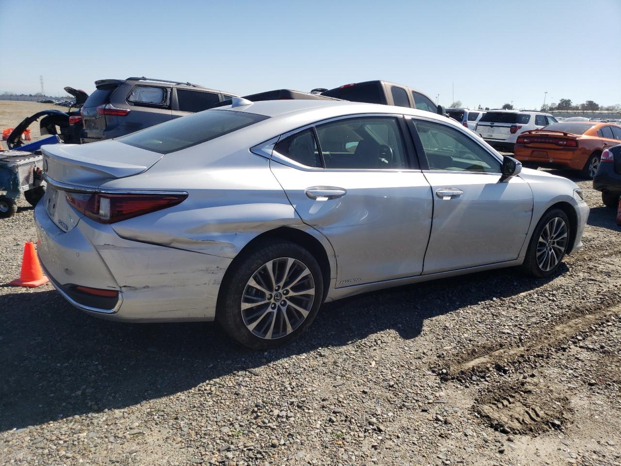 2019 Lexus ES - Image 3