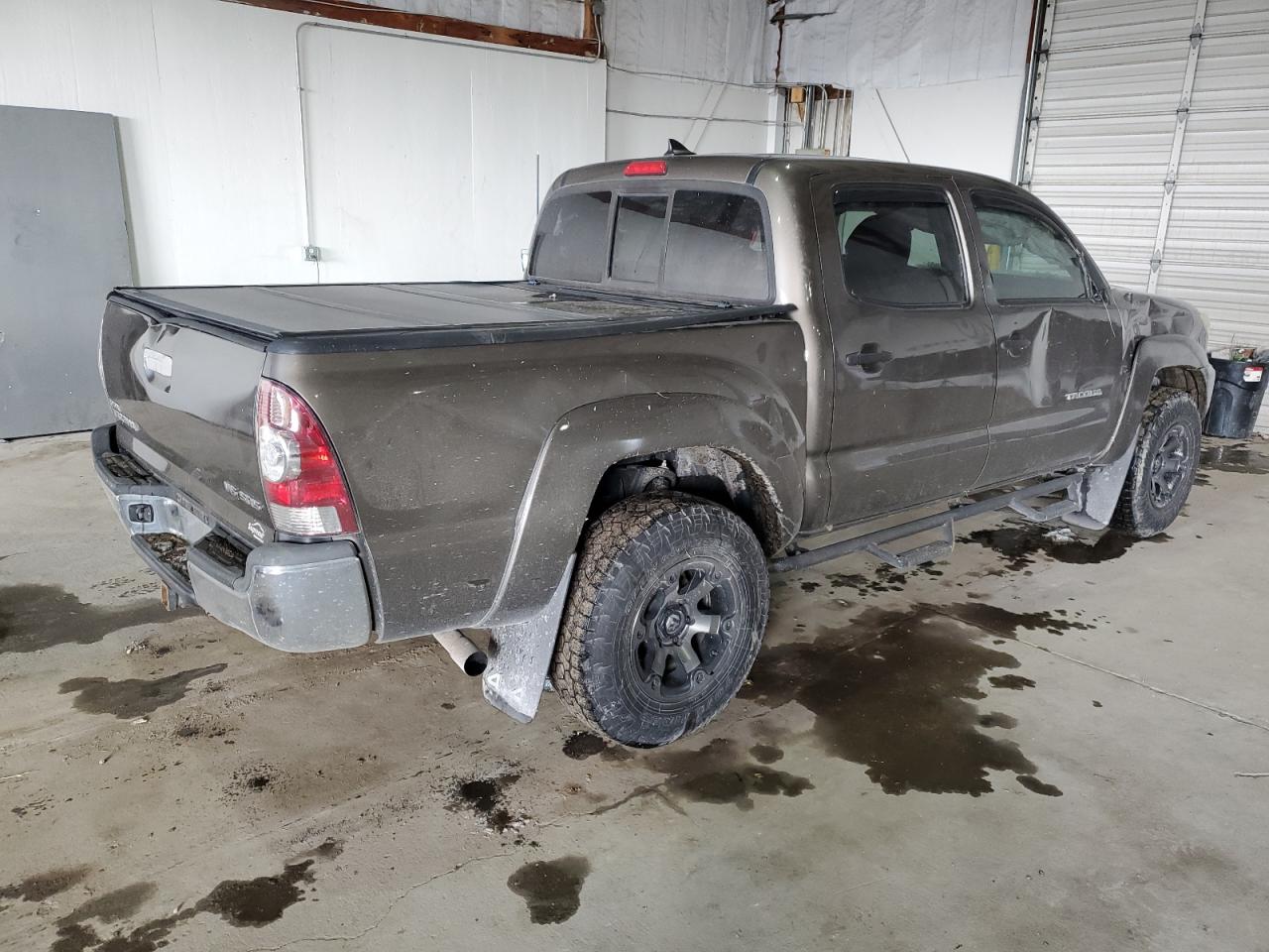 2015 Toyota Tacoma - Image 3