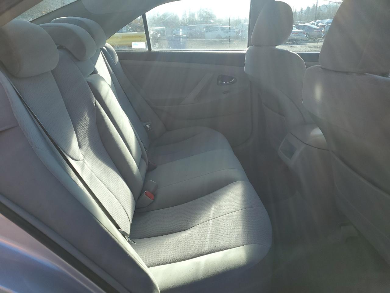 2010 Toyota Camry - Image 11