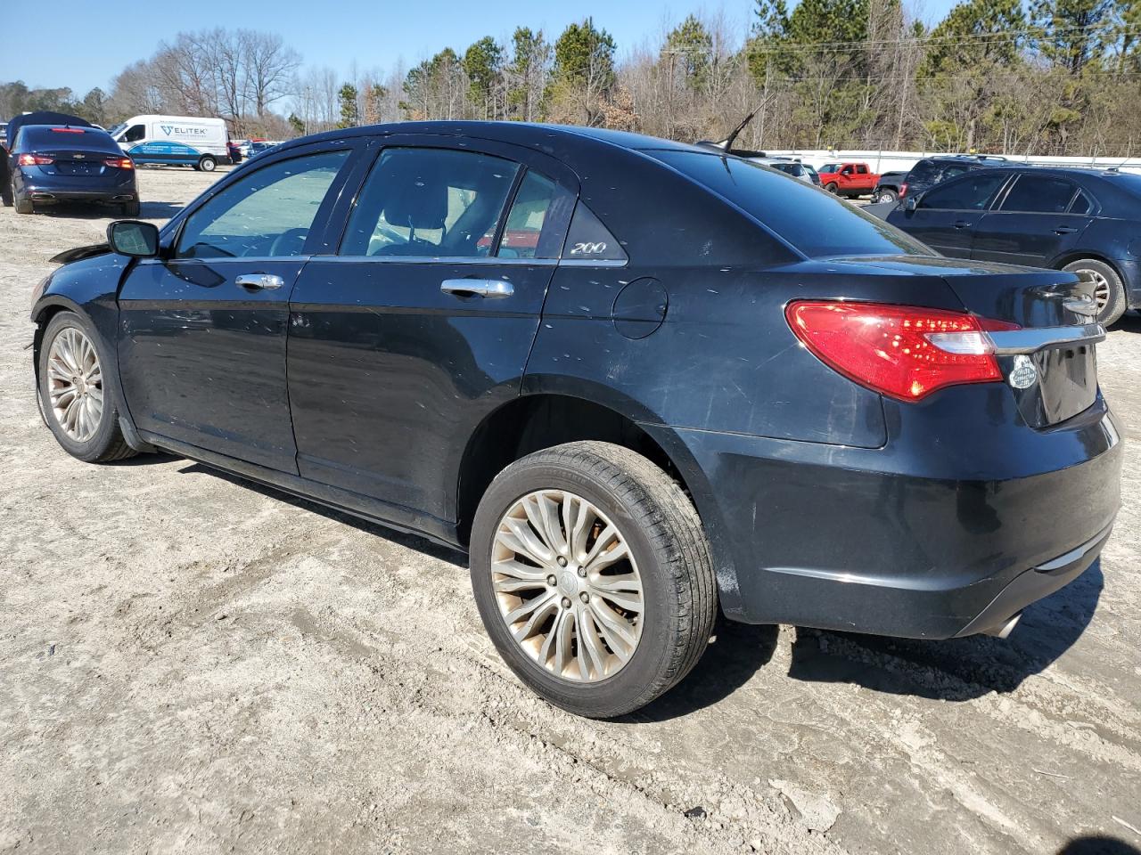 2013 Chrysler 200 - Image 2