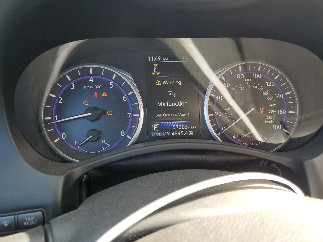 2017 Infiniti Q60 - Image 9