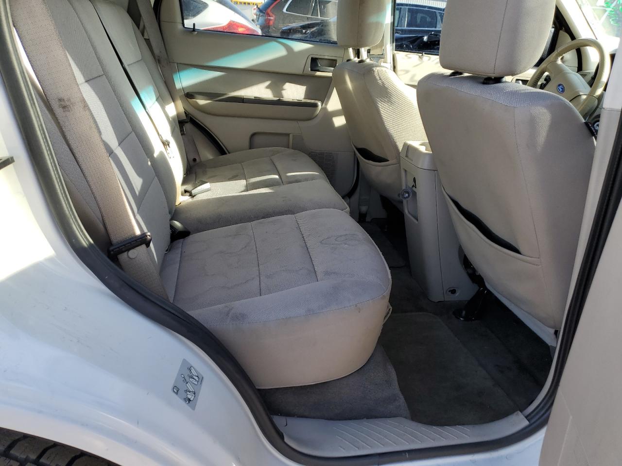 2011 Ford Escape - Image 11