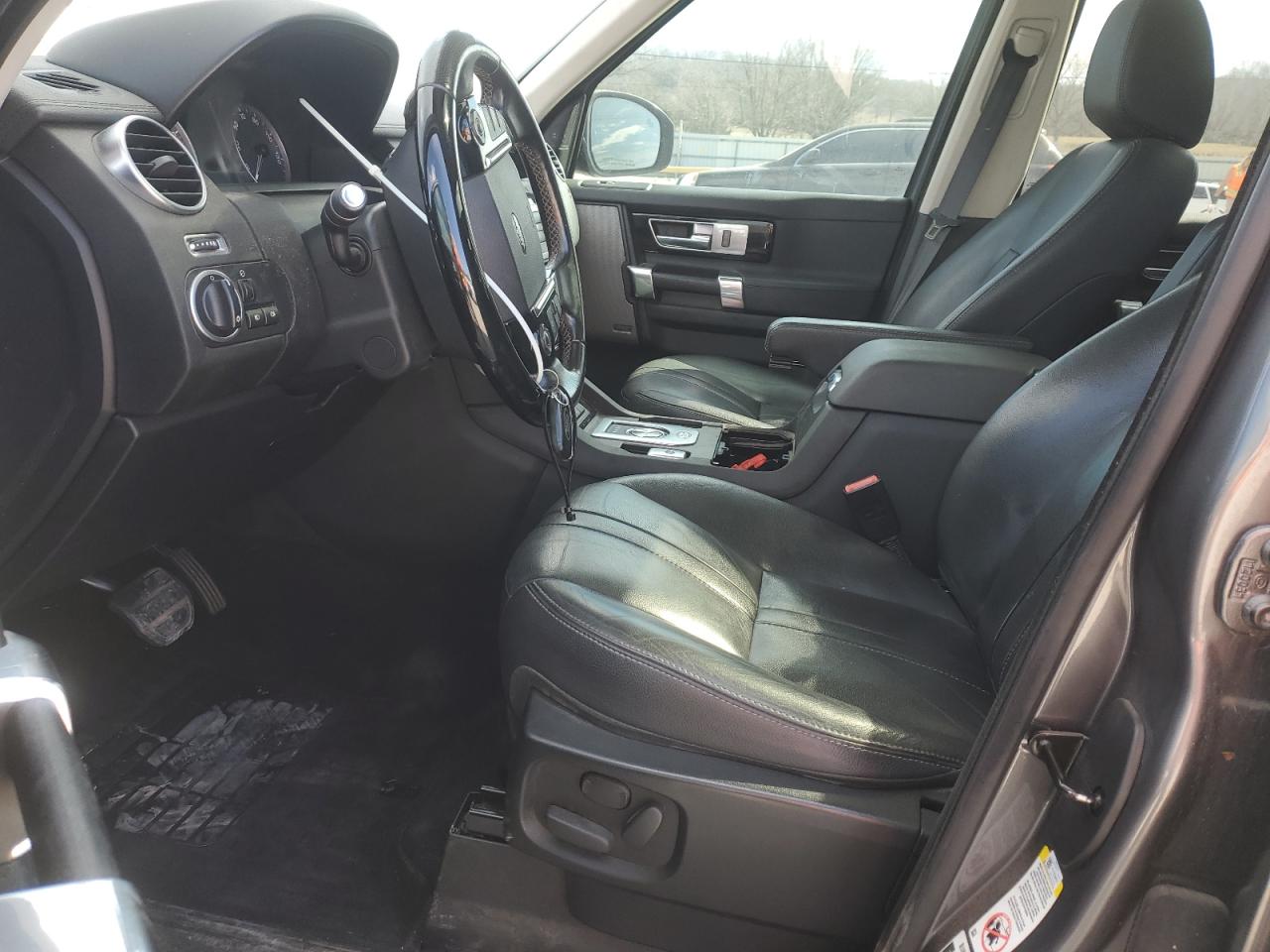 2016 Land Rover LR4 - Image 7
