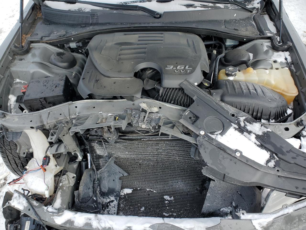 2017 Chrysler 300 - Image 11