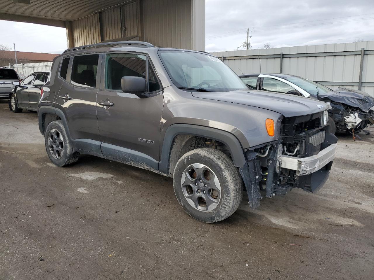 2017 Jeep Renegade - Image 4