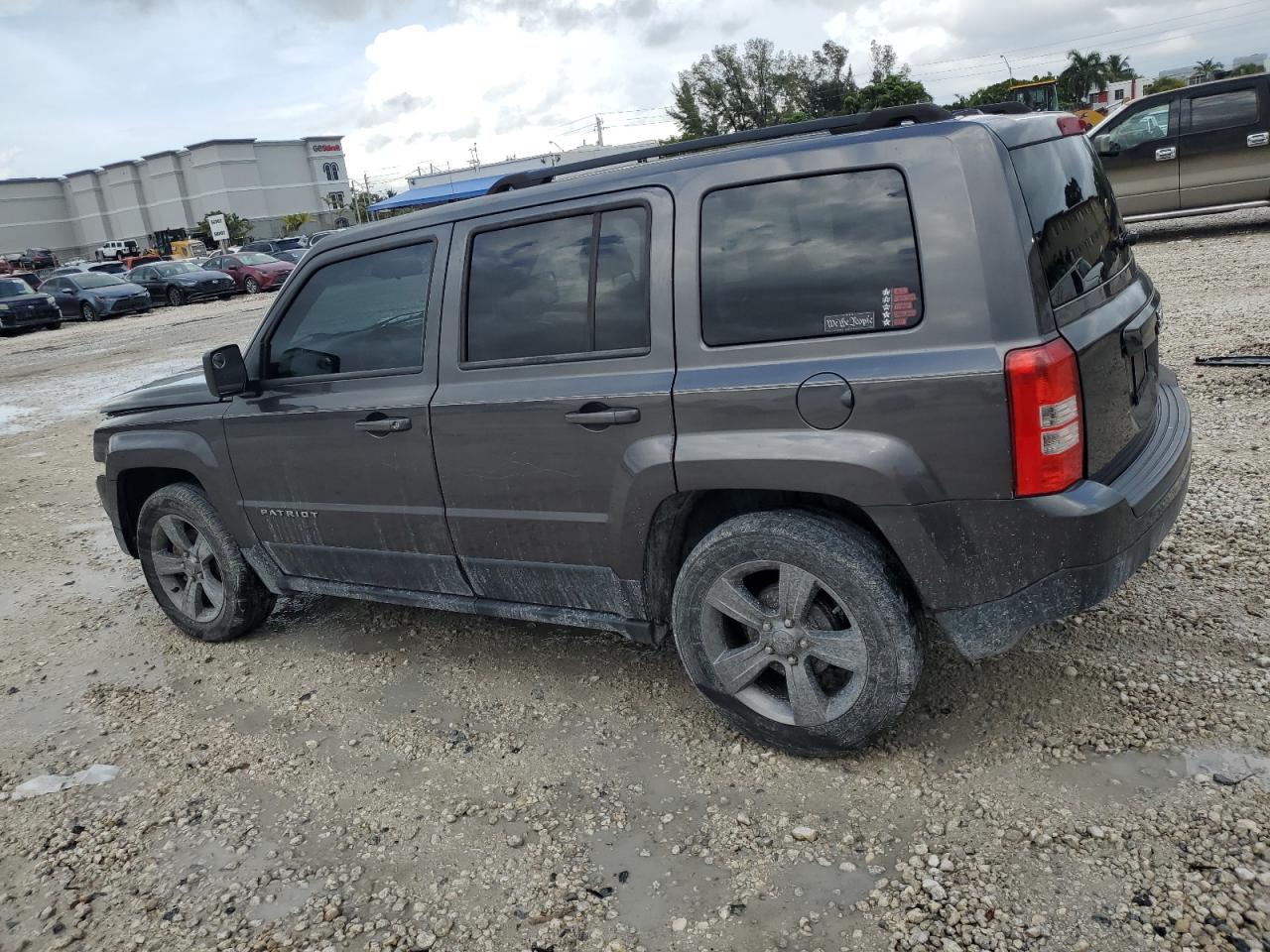 2015 Jeep Liberty (Patriot) - Image 2