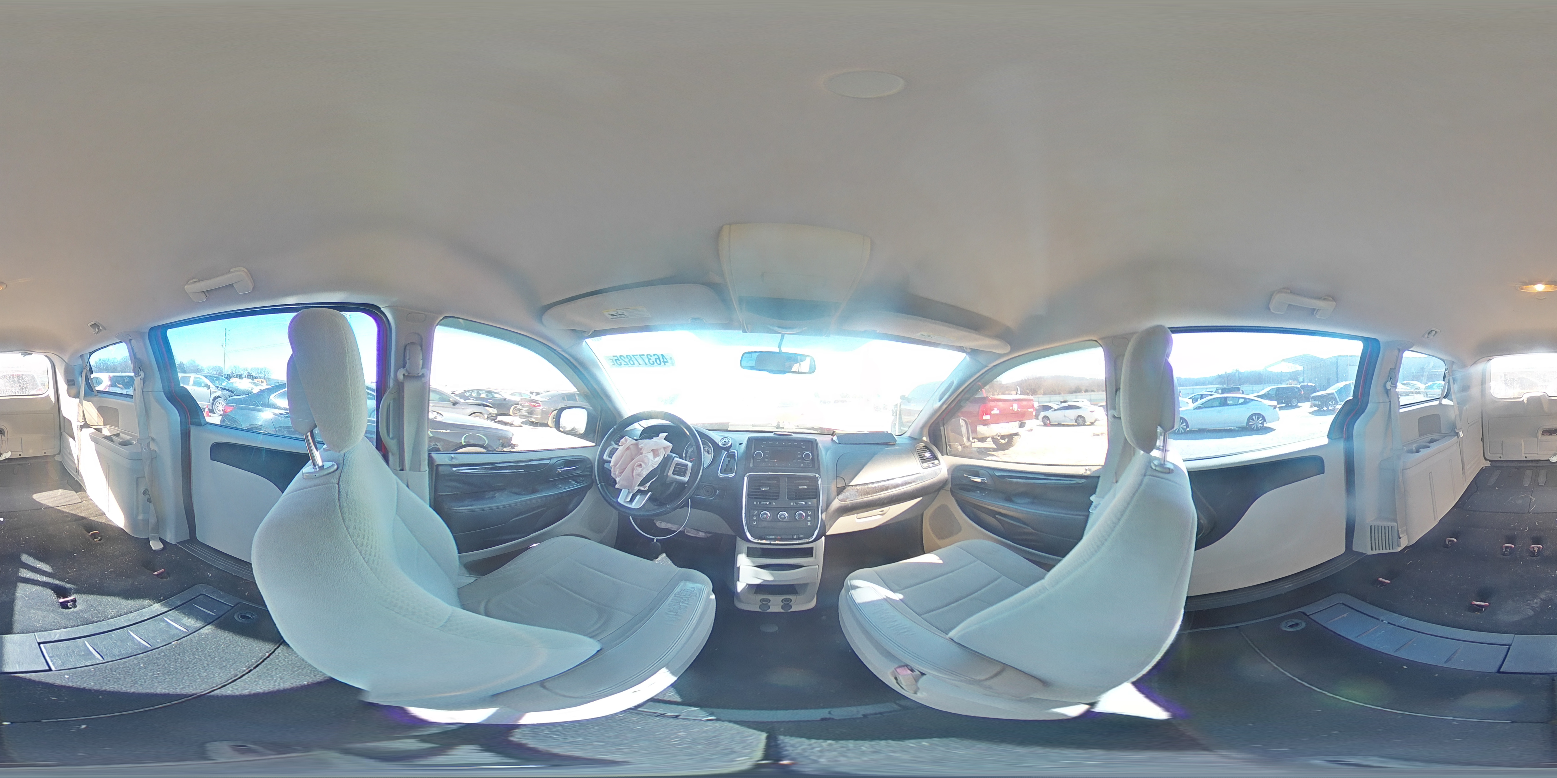 2012 Dodge Caravan - Image 13