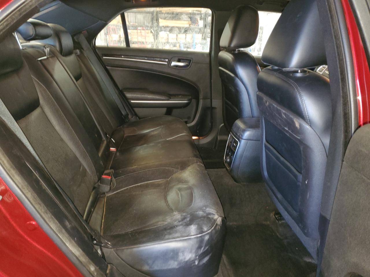 2013 Chrysler 300 - Image 11