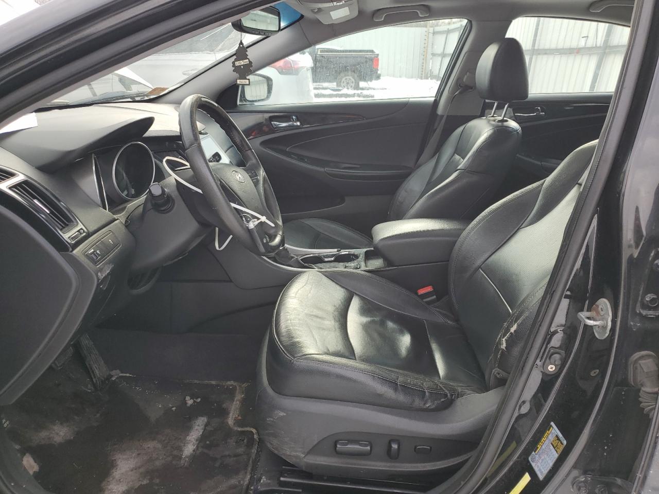 2011 Hyundai Sonata - Image 7