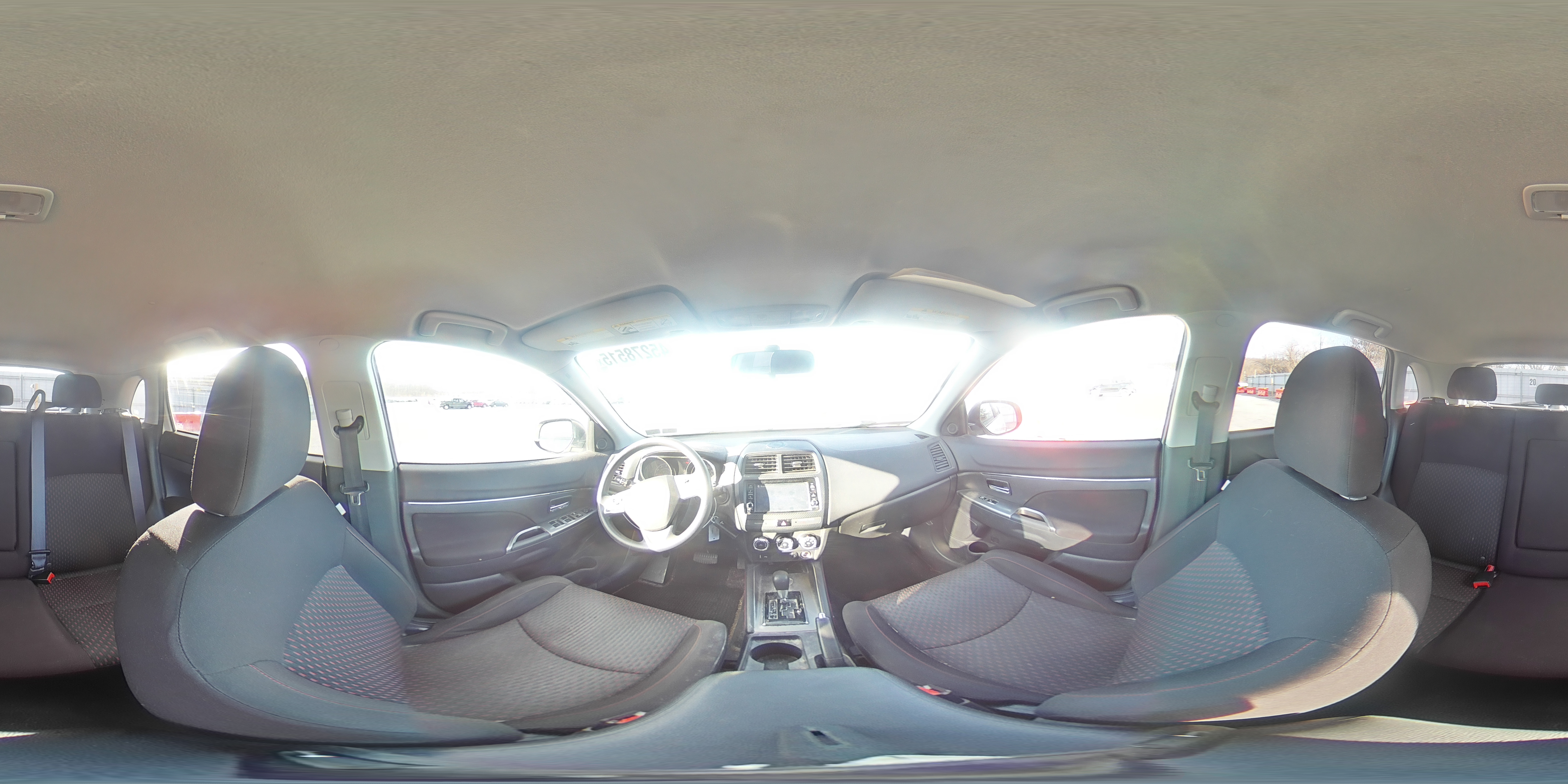 2019 Mitsubishi Outlander - Image 14
