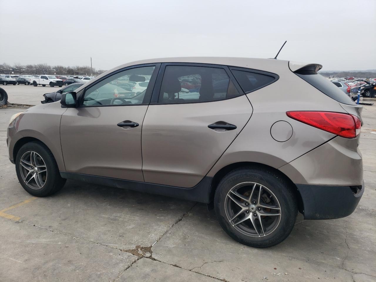 2013 Hyundai Tucson - Image 2