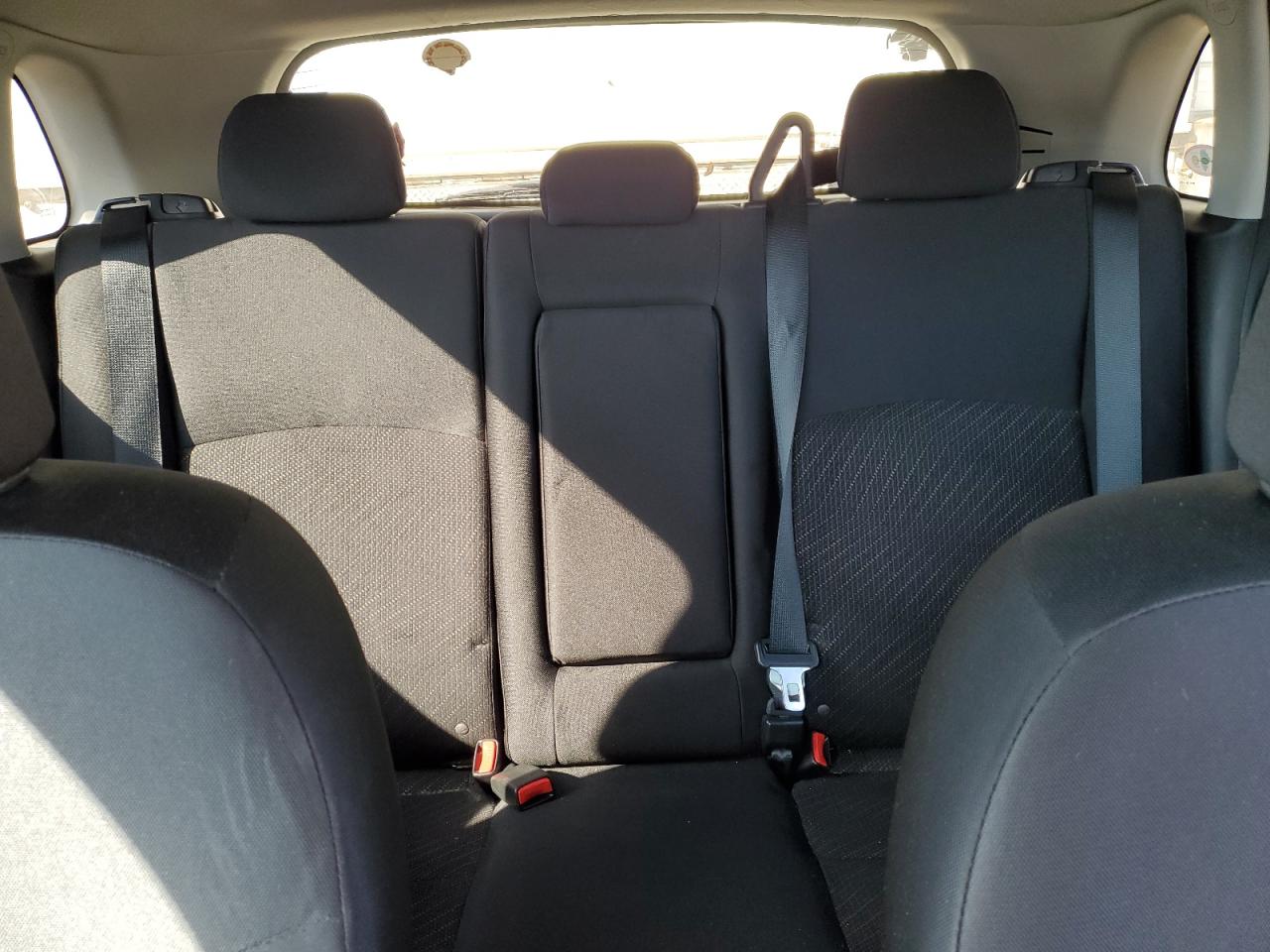 2015 Mitsubishi Outlander - Image 10