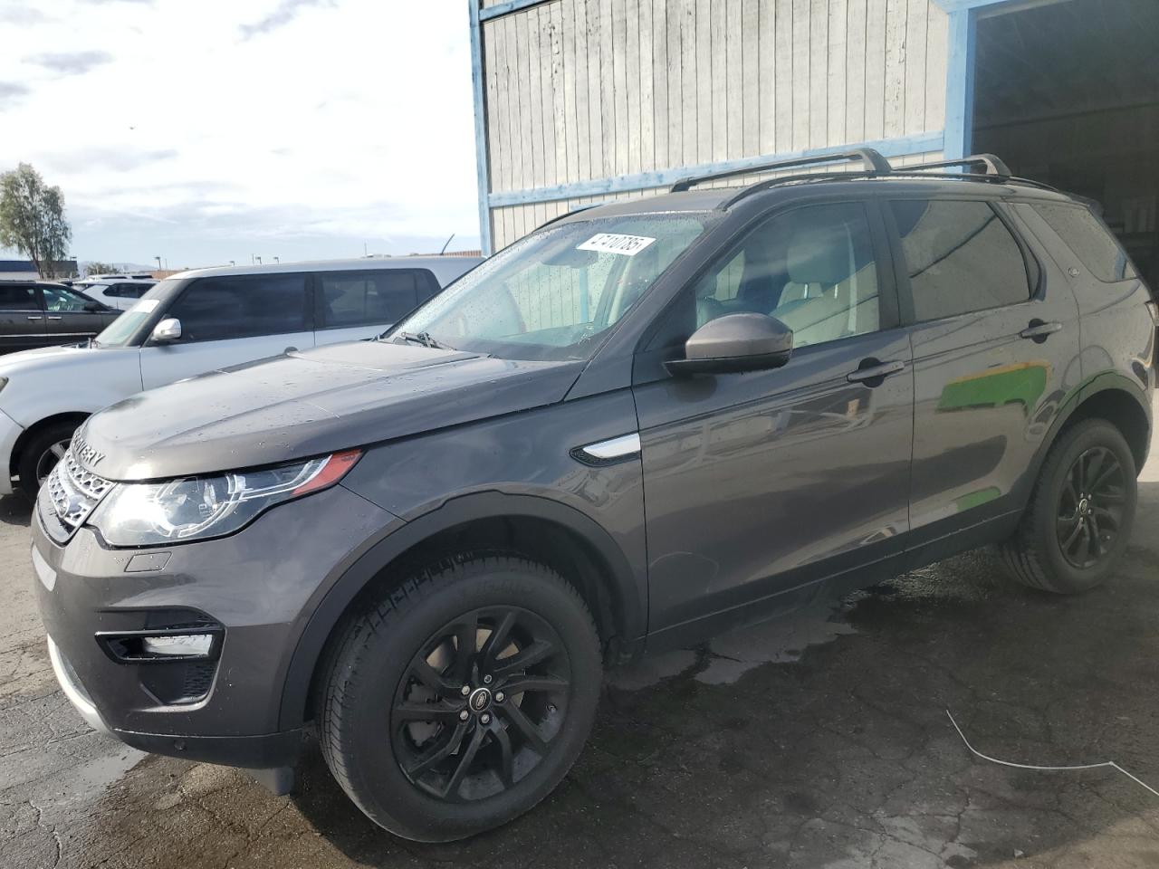 2016 Land Rover Discovery - Image 1