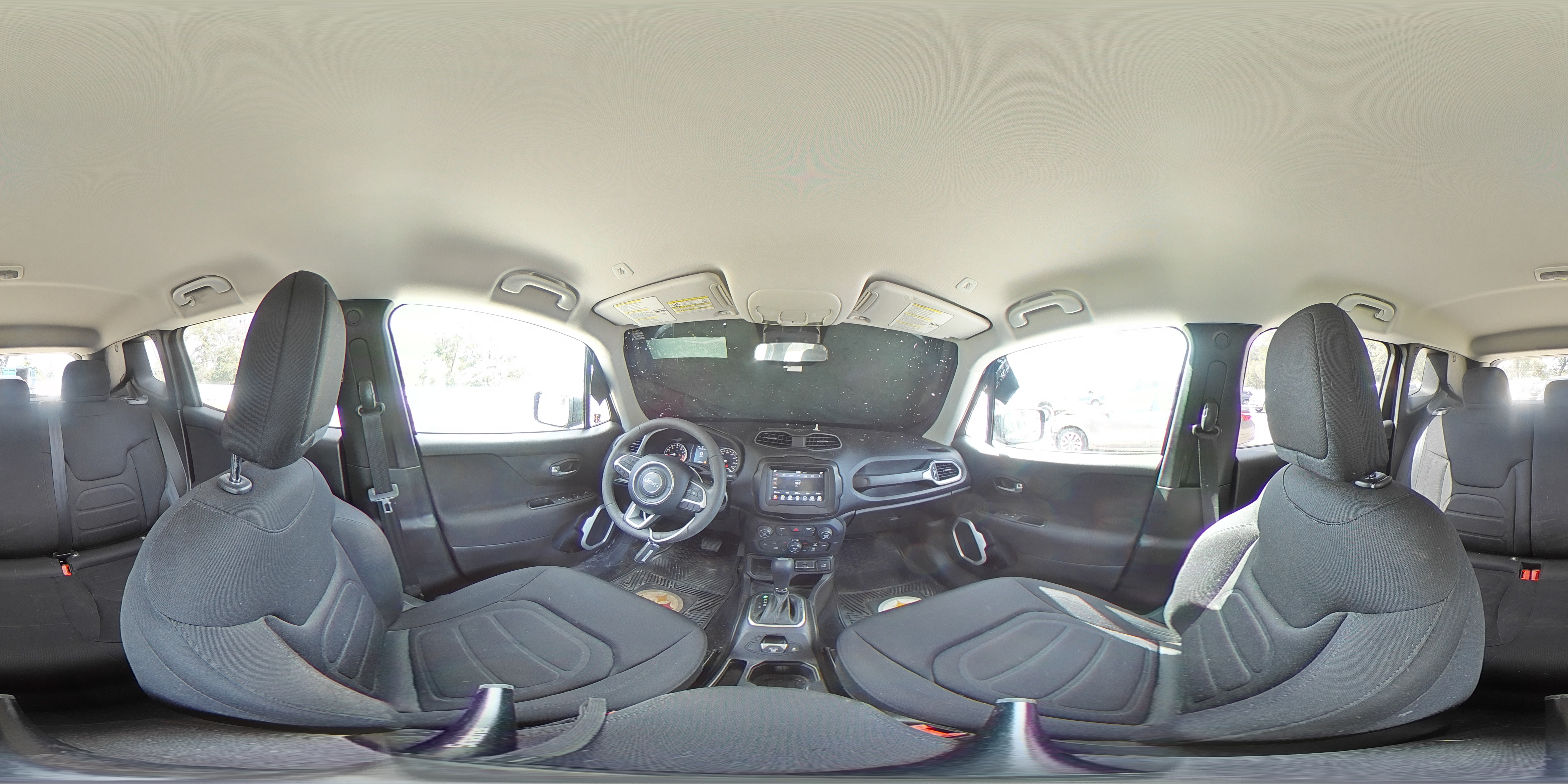 2018 Jeep Renegade - Image 16