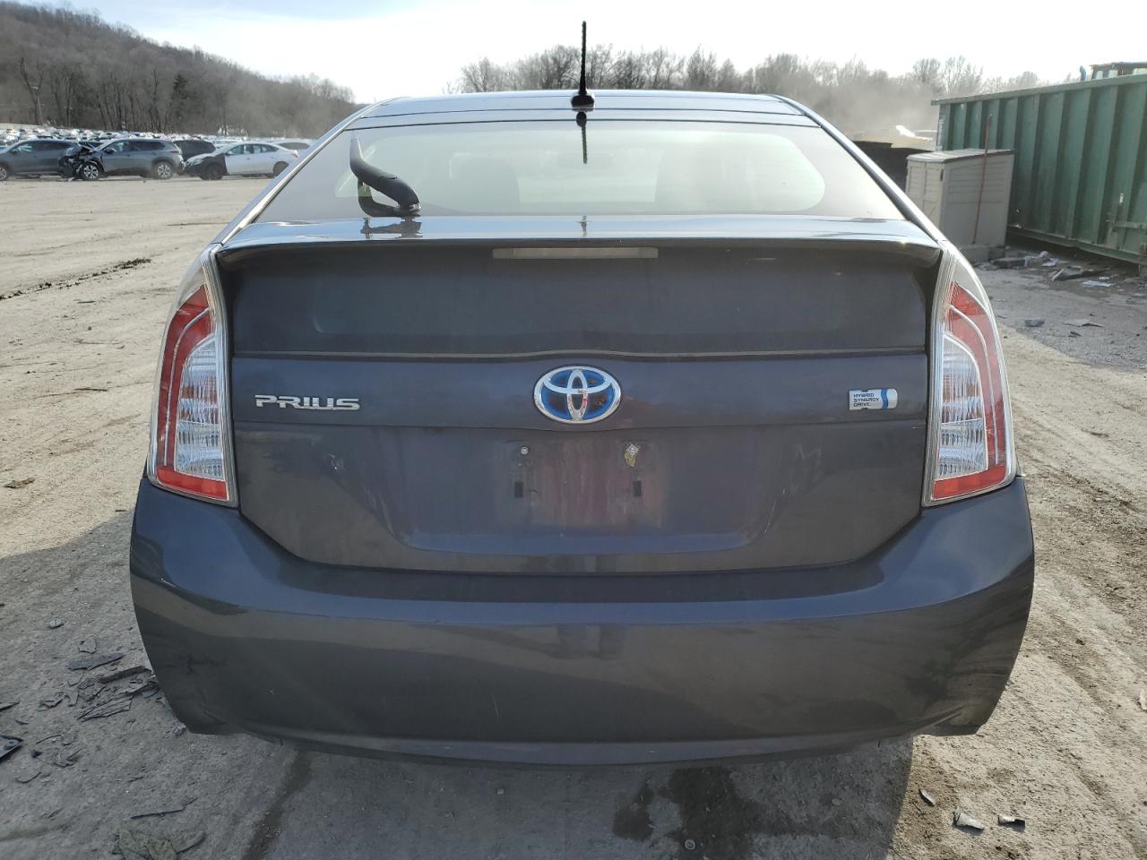 2015 Toyota Prius - Image 6