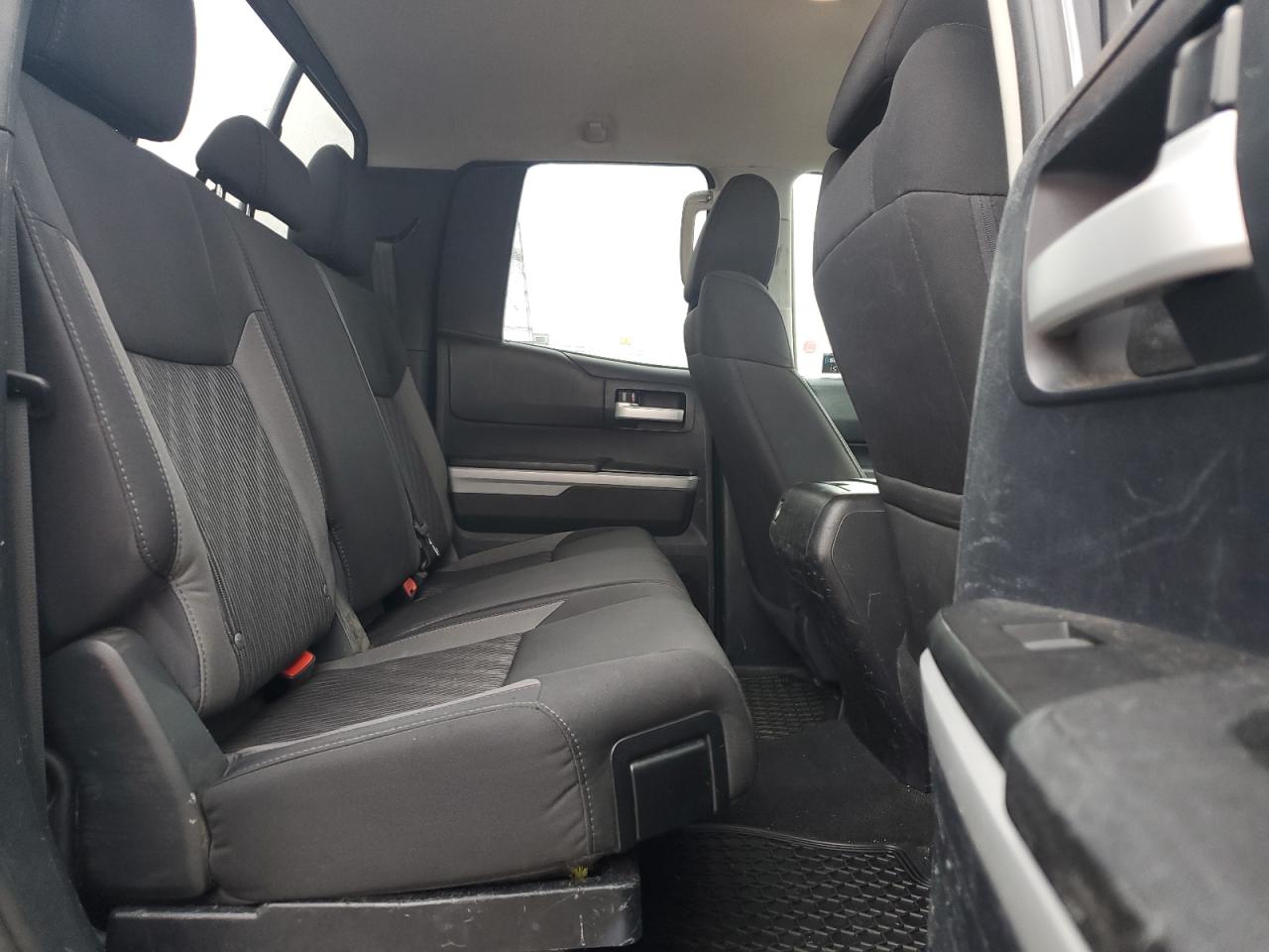 2016 Toyota Tundra - Image 11