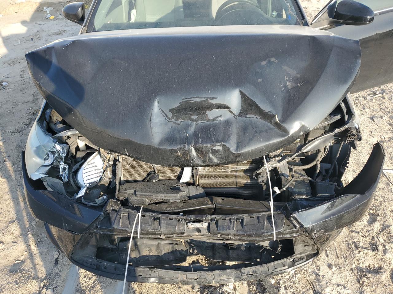 2016 Toyota Camry - Image 11