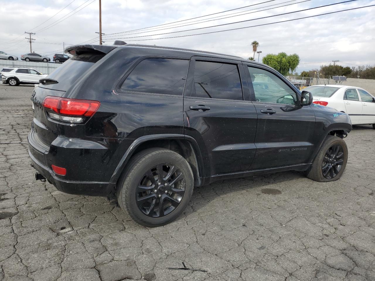 2018 Jeep Grand Cherokee - Image 3