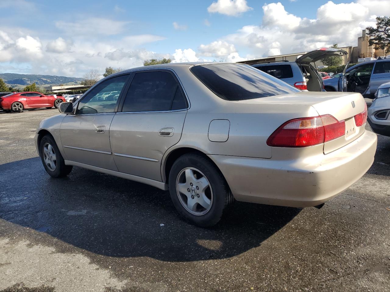 2000 Honda Accord - Image 2