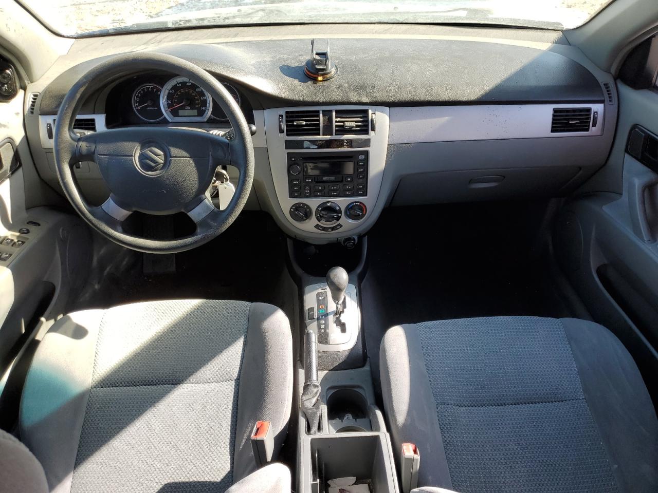 2006 Suzuki Forenza - Image 8