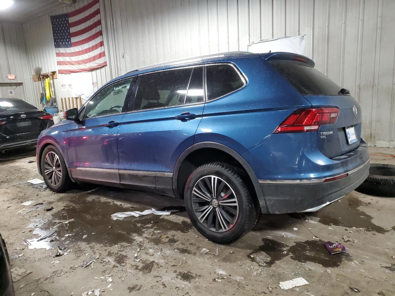 2018 Volkswagen Tiguan - Image 2