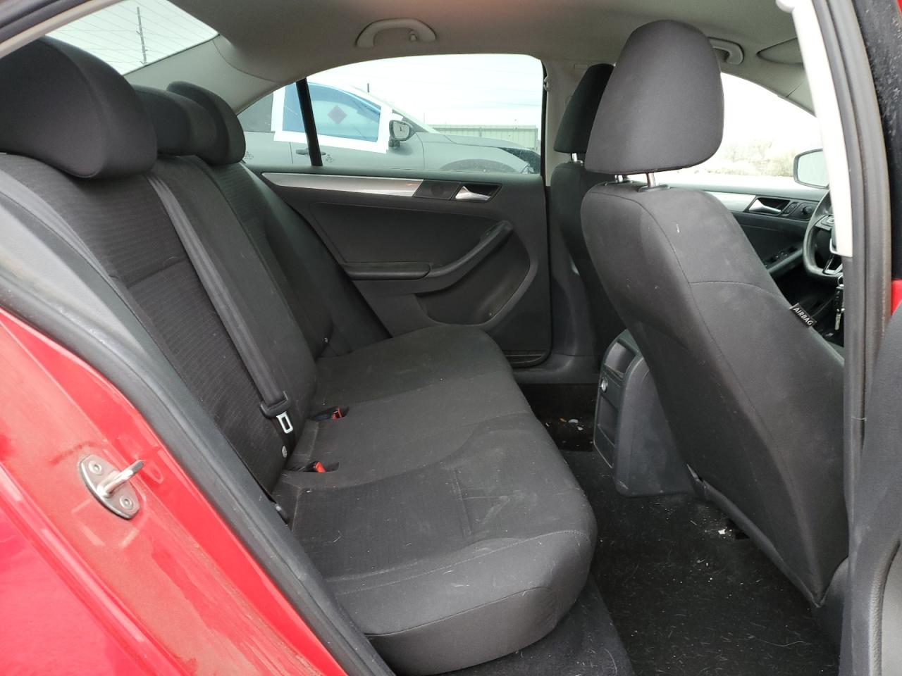 2015 Volkswagen Jetta - Image 12