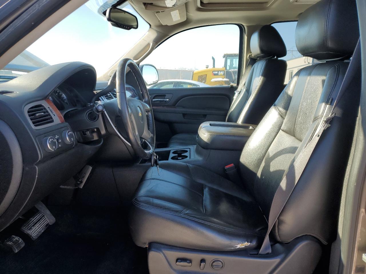 2013 Chevrolet Suburban - Image 7