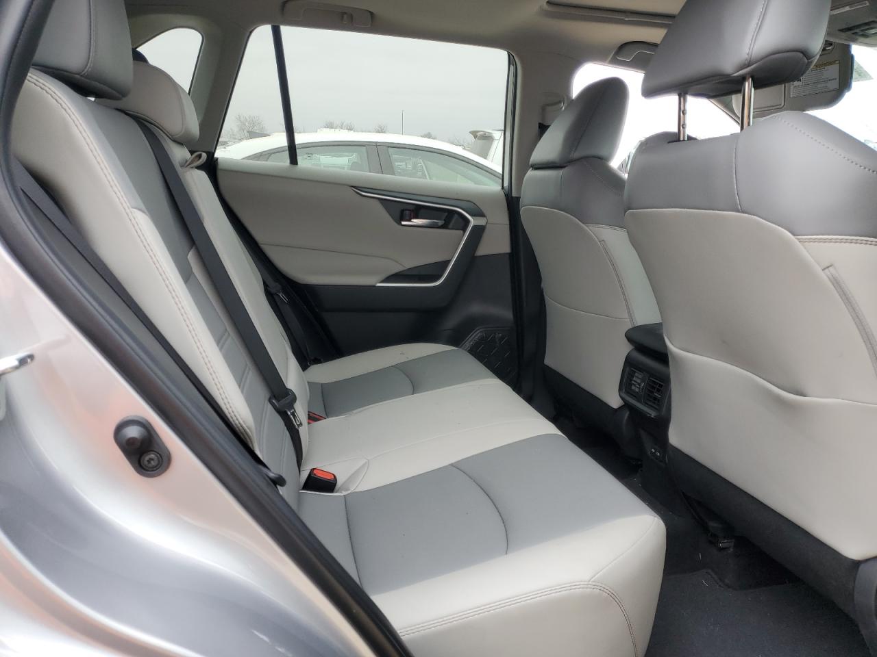 2022 Toyota RAV 4 - Image 10