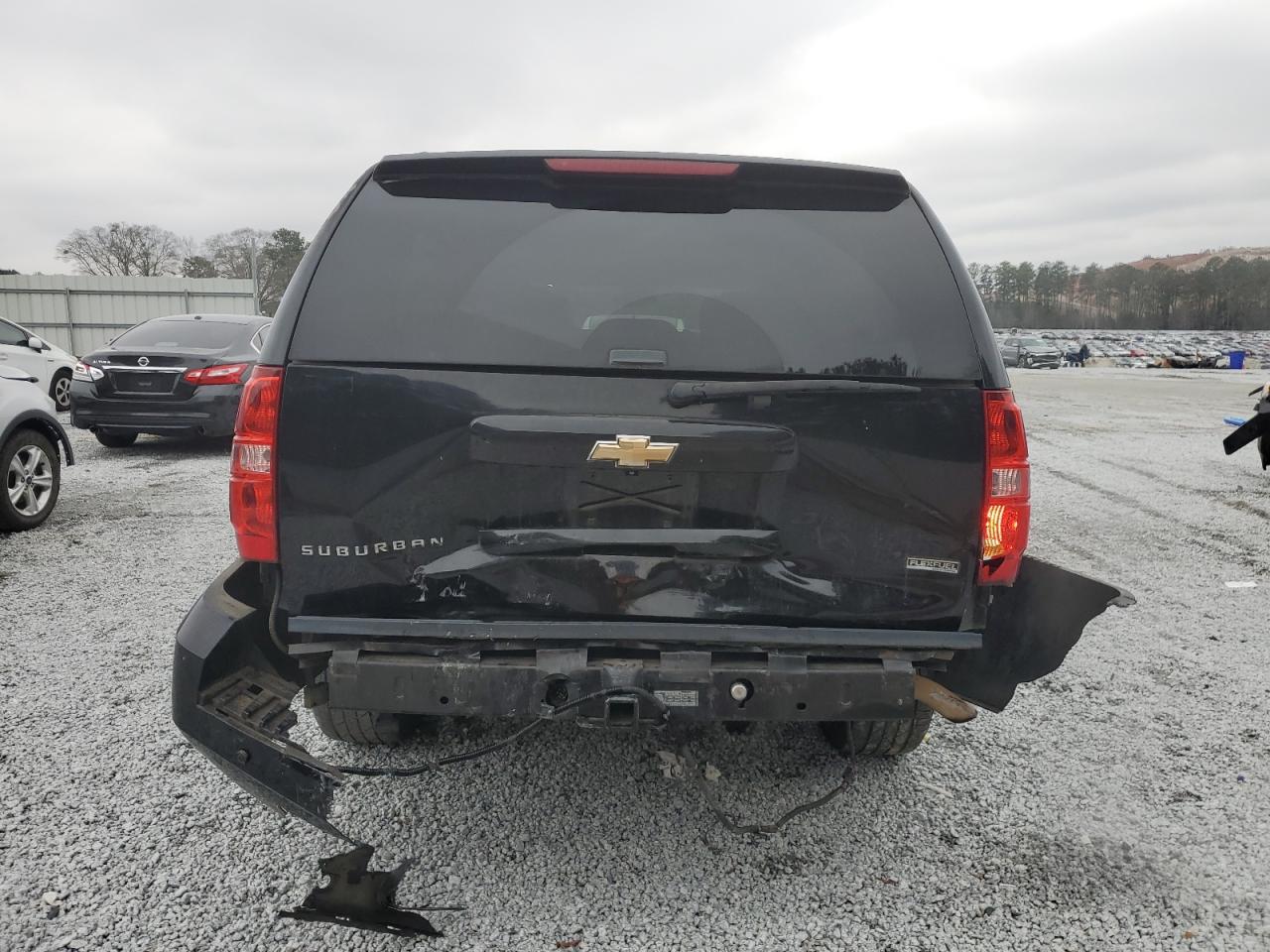 2010 Chevrolet Suburban - Image 6