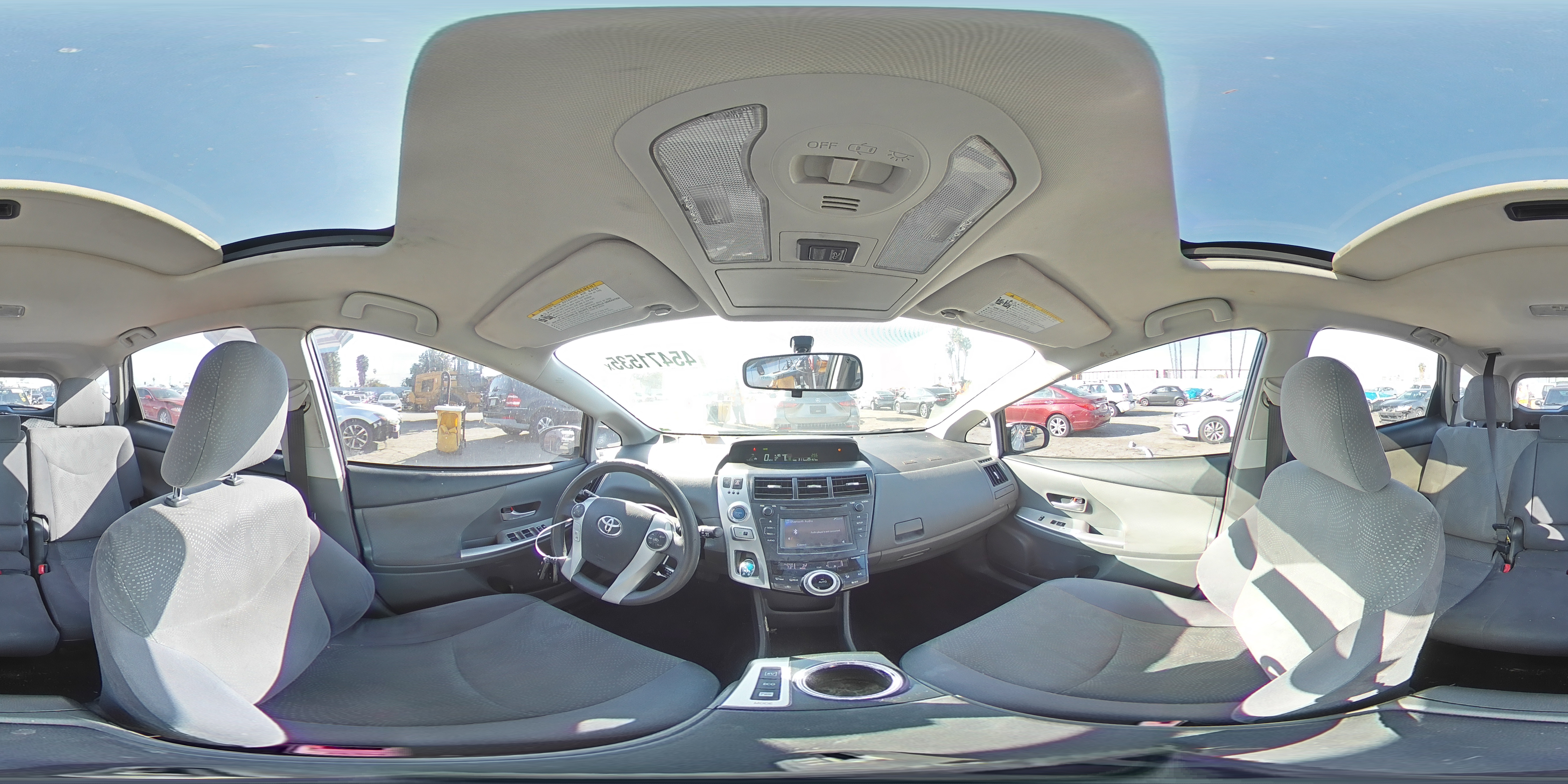 2012 Toyota Prius - Image 12