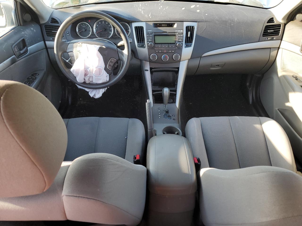 2010 Hyundai Sonata - Image 8