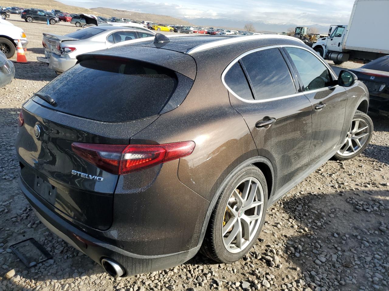 2018 Alfa Romeo Stelvio - Image 3