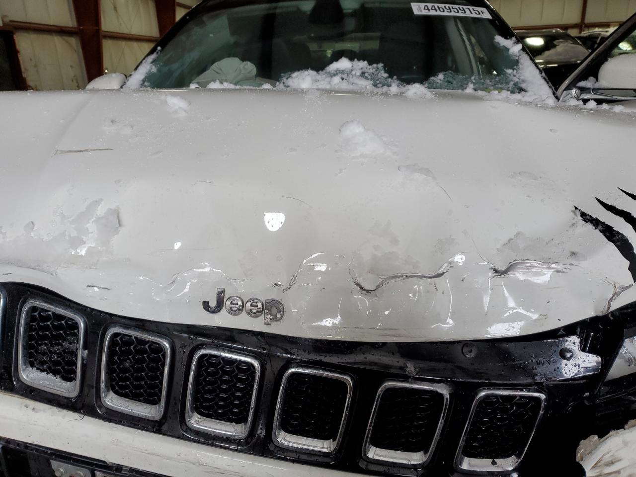 2019 Jeep Compass - Image 12