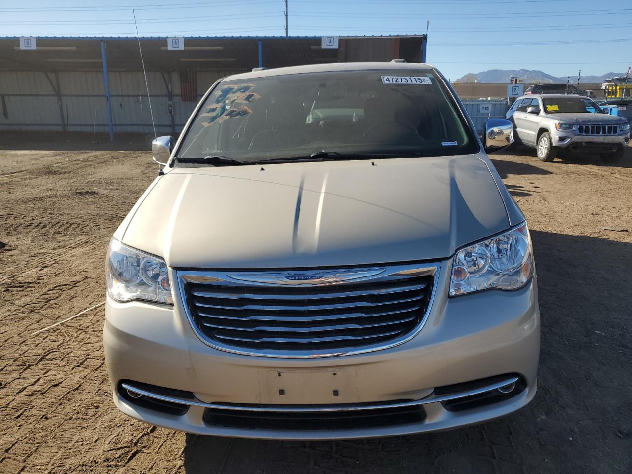 2015 Chrysler Town & Country - Image 5