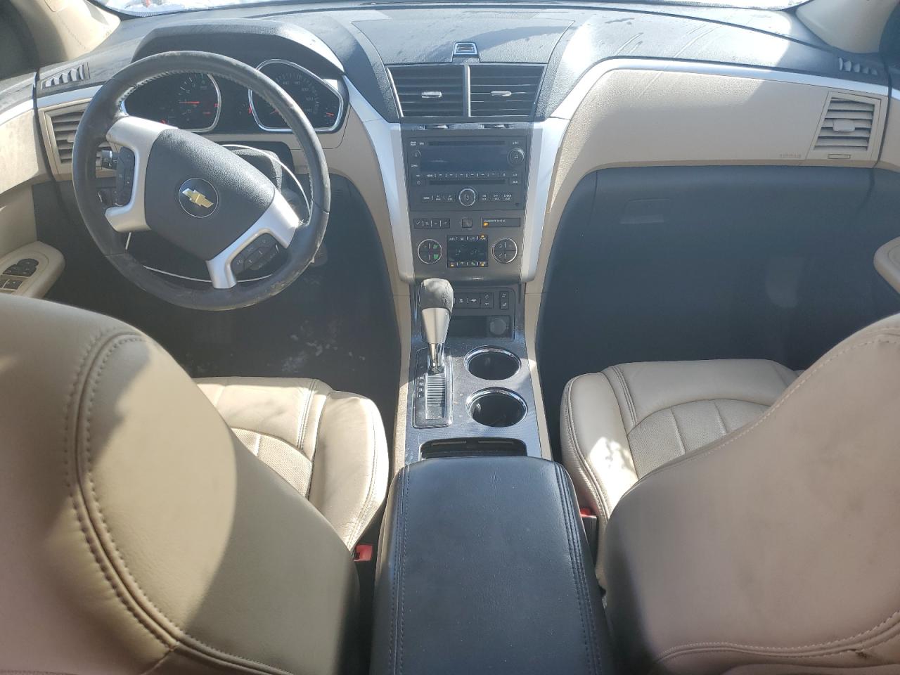 2010 Chevrolet Traverse - Image 8