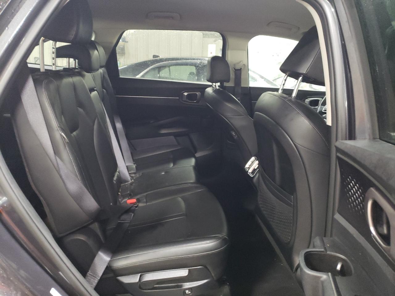 2024 Kia Sorento - Image 11