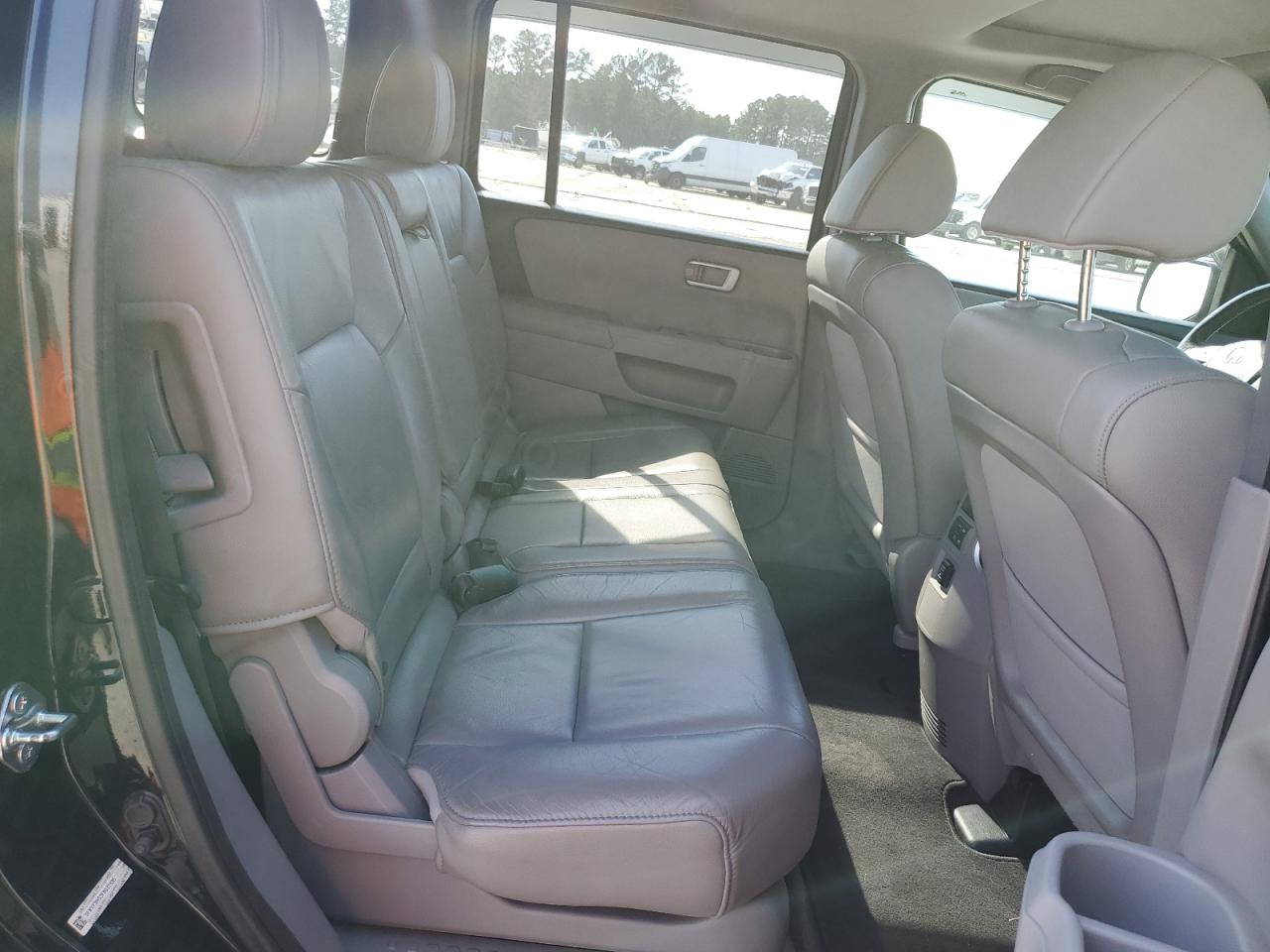 2015 Honda Pilot - Image 11