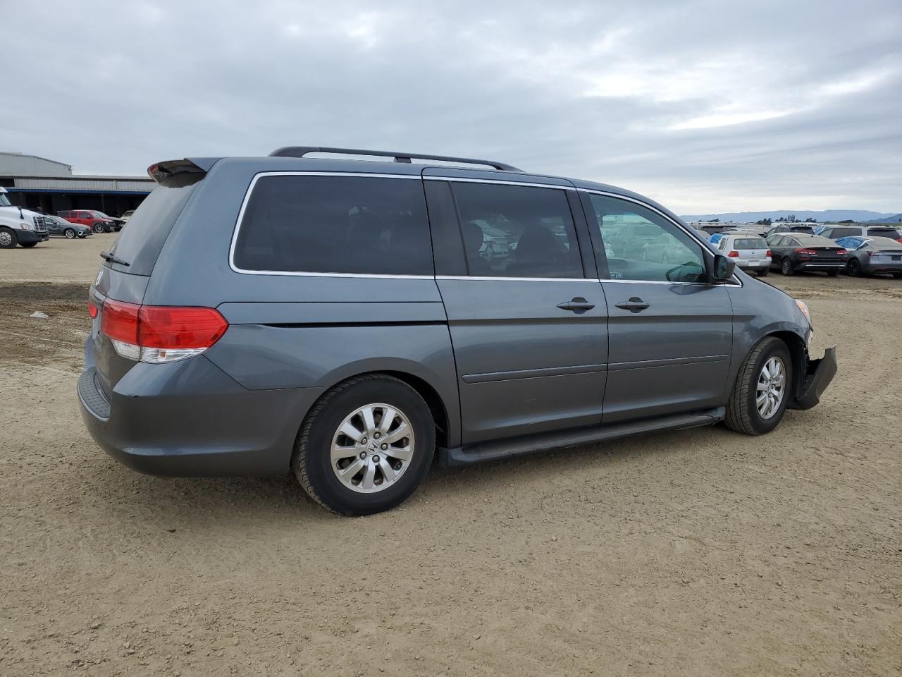 2010 Honda Odyssey - Image 3