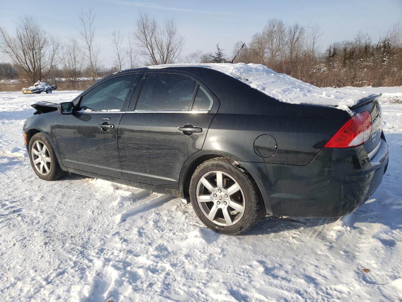 2010 Mercury Milan - Image 2